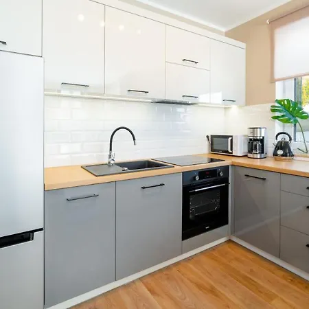 Everysky - Izerska 8 *