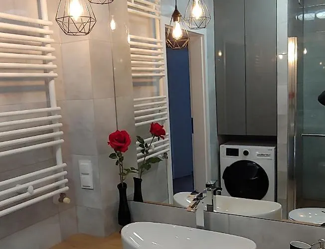 Everysky - Izerska 8 * 斯克拉斯卡波伦巴